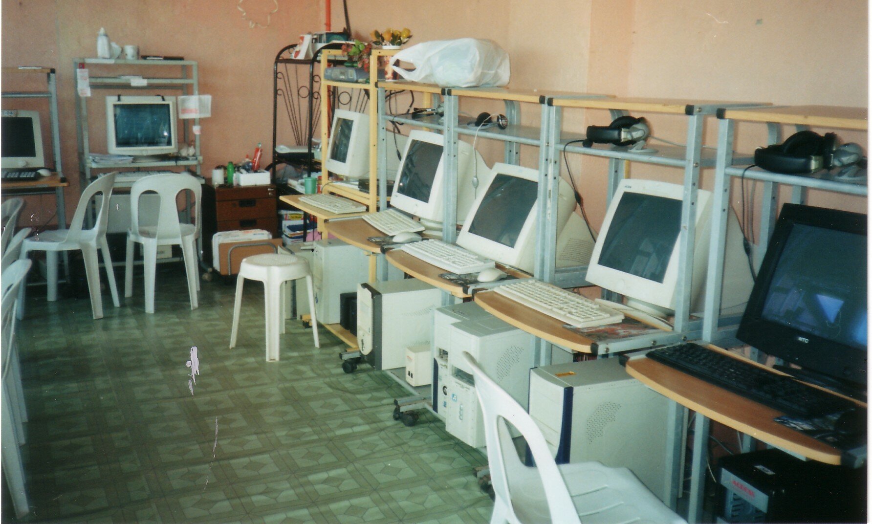 internet cafe