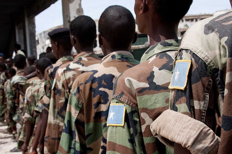 Somali TFG troops receive payment